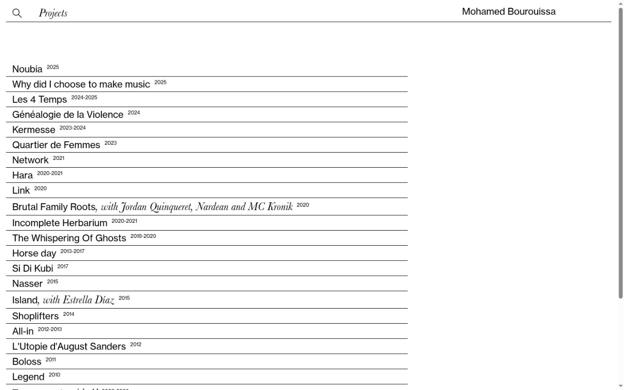 Projektübersicht auf mohamedbourouissa.com: Textzeilen mit Projekttiteln und Jahren, getrennt durch Haarlinien, kein Bild.